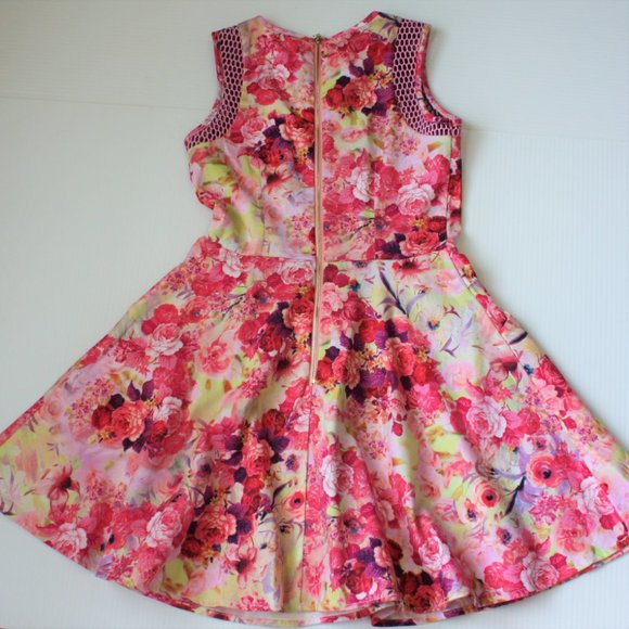 Triple Flip Boutique Girl's Miss Behave Floral Dress size Small 8 9 10 - Picture 4 of 5